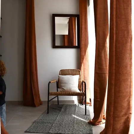 Cozy 1-bedroom - Parking - 4 People - 3 Minutes To Point Zéro